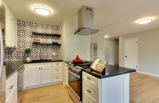 FAR SIDE CAP, LLC photos photos
