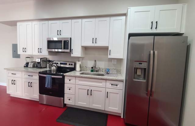 2 bed 1 bath "fully furnished" monthly ADU rental. photos photos