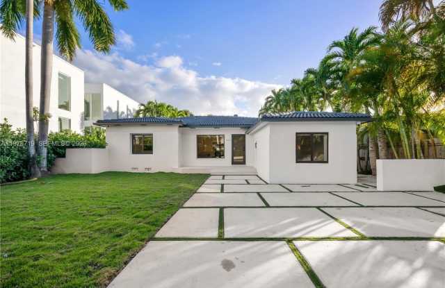 900 W 47th Ct photos photos