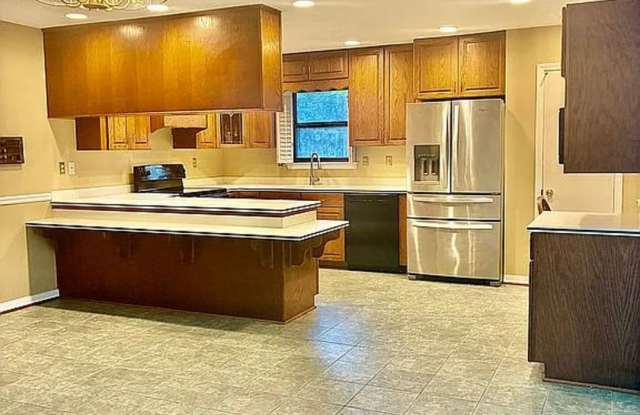 Charming 3BR House in Mobile Gallery 4
