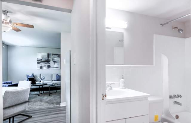 Stradford Arms Apartments Gallery 2