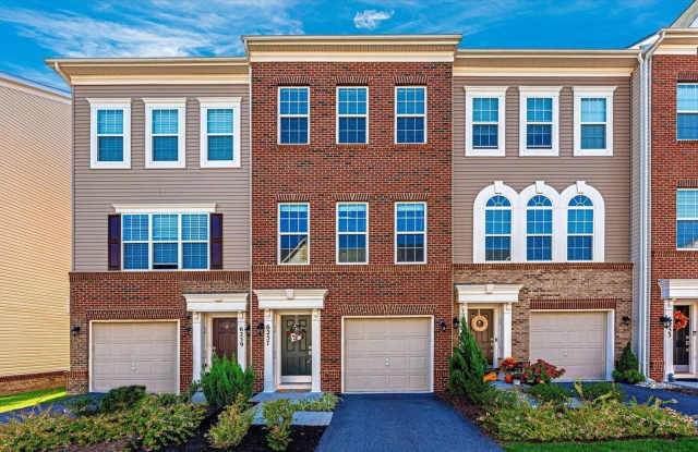3 level townhouse (newer construction) in Jefferson Place Community available early May! photos photos