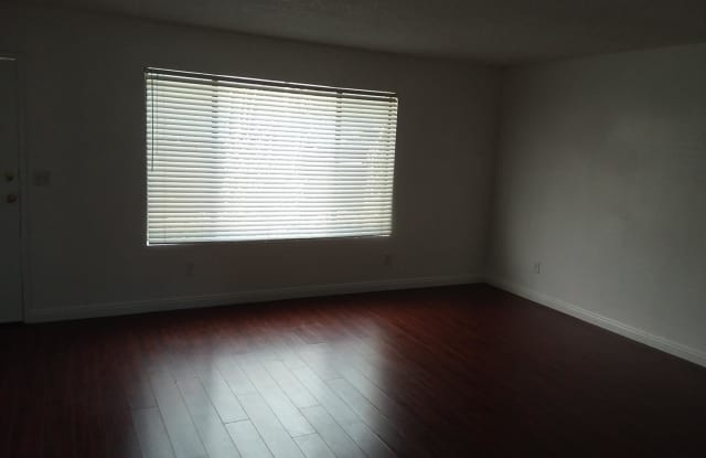 12409 San Fernando Road Gallery 2