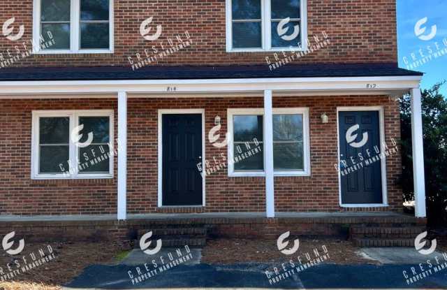 Spacious 1 BR 1 Bath Bottom Unit - Ready for Move In Today! photos photos