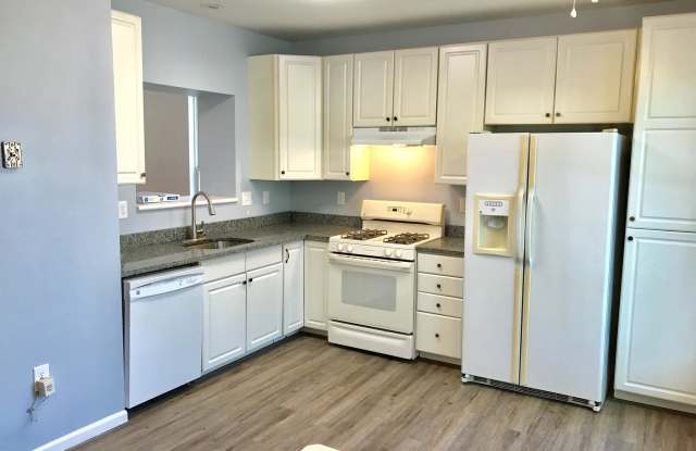 3661 MANSFIELD PLACE Gallery 2