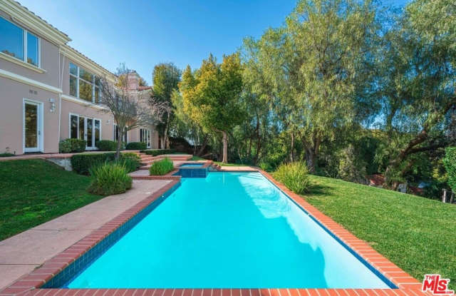 11221 Briarcliff Ln Gallery 4