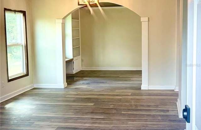 375 PINE WOODS Road Gallery 4