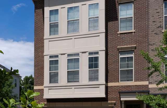 4 Bed 3 Full 2 Half Bath Townhome in Travilah Station Gallery 3