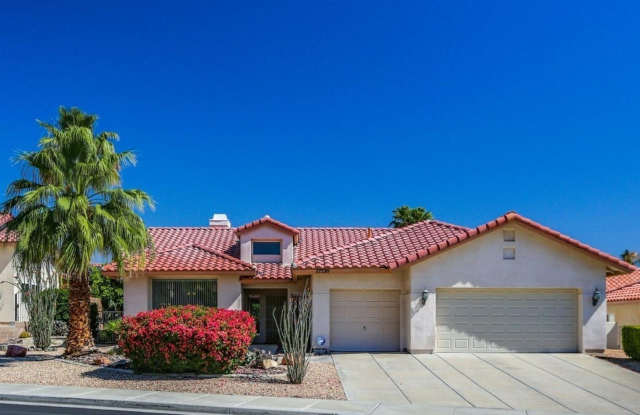 AVAILABLE NOW!! BEAUTIFUL 3 Bedroom 2 bath with POOL + Den in WhiteHawk Community!! photos photos