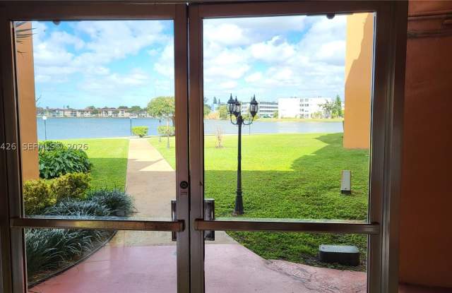 1591 NE Miami Gardens Dr Gallery 4