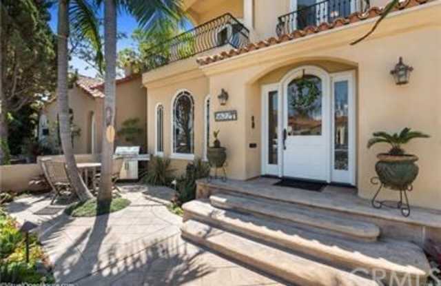 5622 Campo Walk Gallery 2
