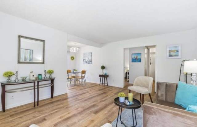 117 Streamwood photos photos