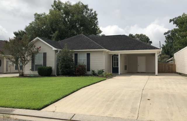 3 br 2 ba house near park on Dead-end street in Prairieville photos photos