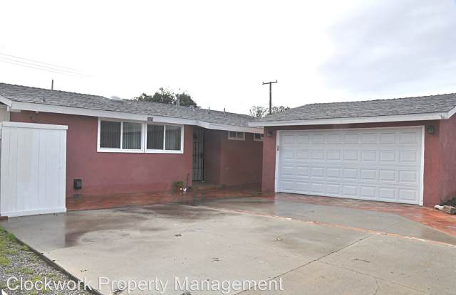 2520 Santa Ysabel Gallery 2