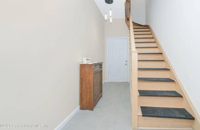 413 Cary Ave Gallery 3