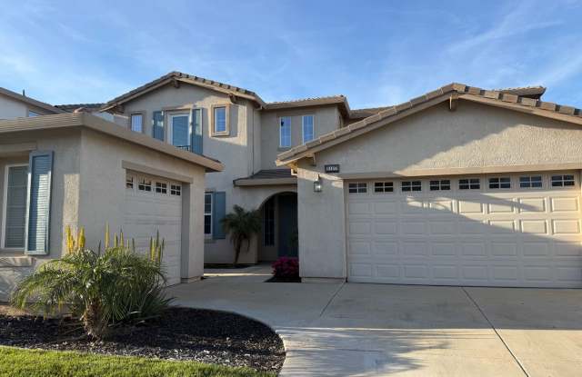 Ideal Discovery Bay rental in The Lakes! 4 bedrooms and 3 1/2 bathrooms! Over 3,330 square feet! photos photos