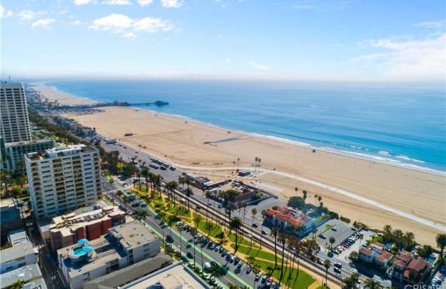 1020 Palisades Beach Road Gallery 2