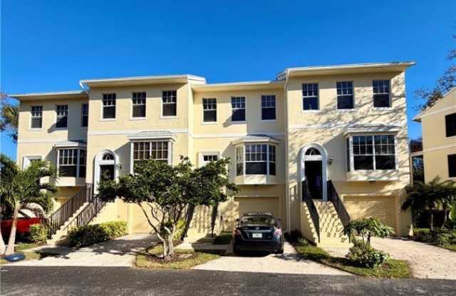 1630 42nd Square unit: 104 photos photos