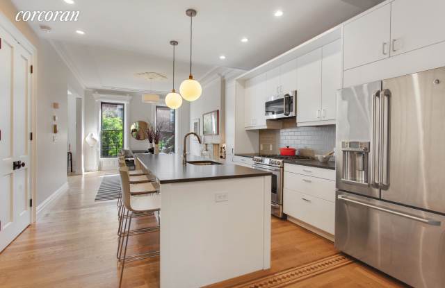 190 Saint Johns Place Gallery 2