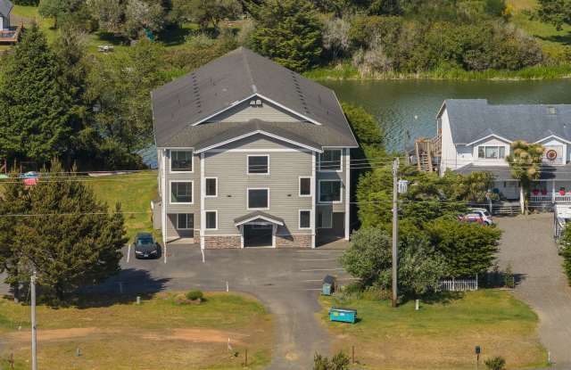 2 bed, 2 bath condo on the canal Gallery 3