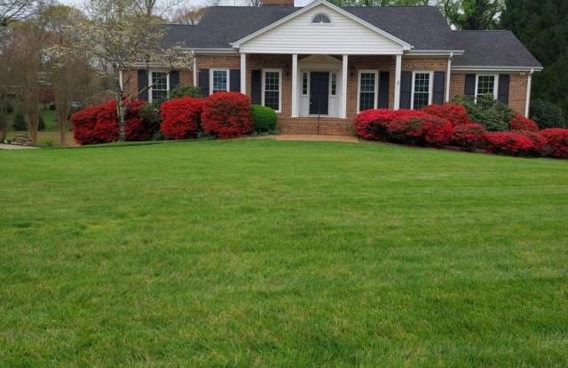 Beautiful 5 Bedroom 3 Bathroom House on Country Club Golf Course! photos photos