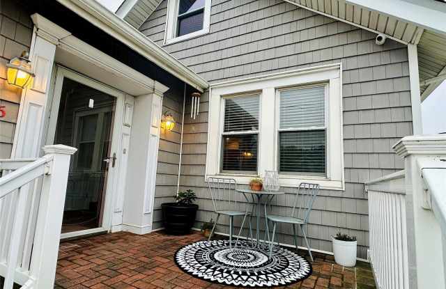 226 E Pine Street - 226 East Pine Street, Long Beach, NY 11561 226 E Pine Street - 226 East Pine Street, Long Beach, NY 11561