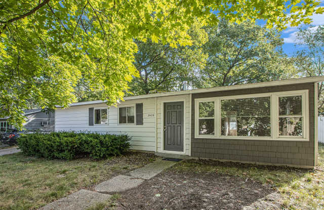 $1660 Contemporary remodeled 3-bedroom, 1-bath single-family ranch photos photos
