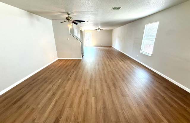 **APPLICATION RECEIVED** Spacious 3-Bedroom Home with Upstairs Loft & Fenced Backyard! Gallery 3