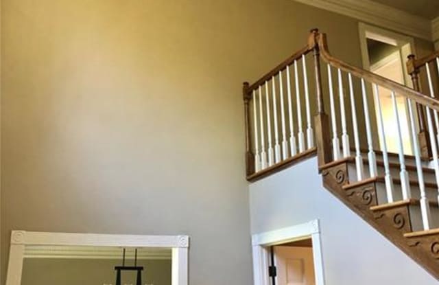 5888 Ashridge Court Gallery 3