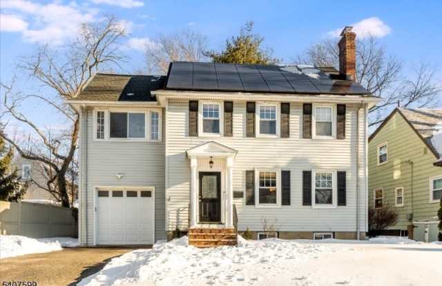 348 Tichenor Ave photos photos