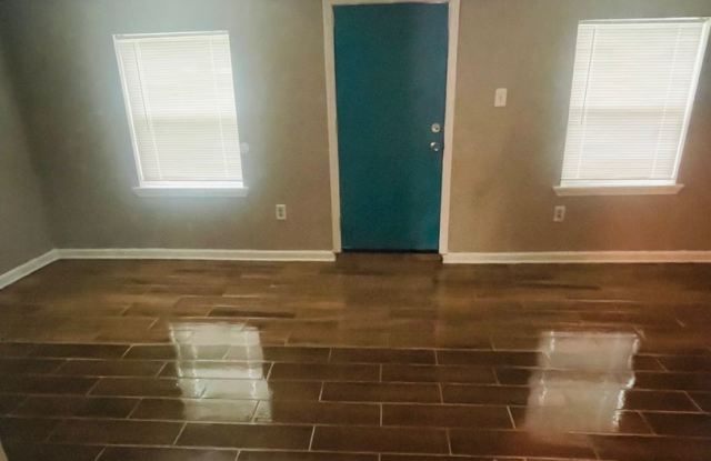 3 Bed/ 1 Bath - 5044 Enterprise Street, Baton Rouge, LA 70805