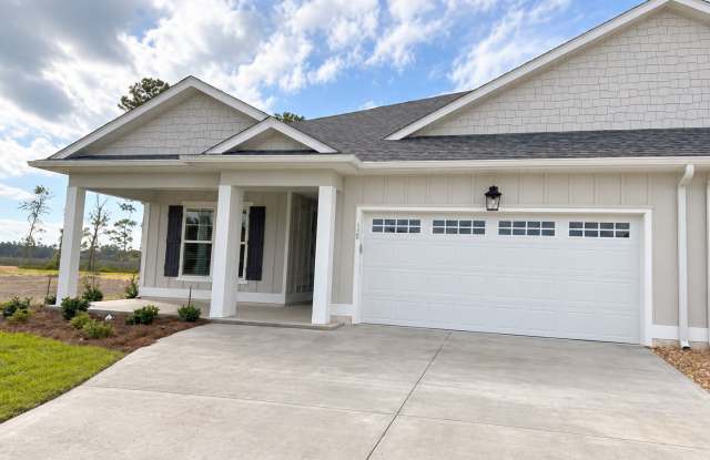 NEWER home! Grass cutting included Gallery 1