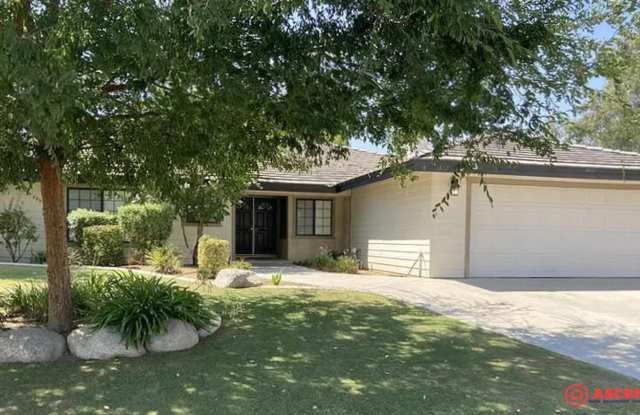 Gorgeous Home Off Rosedale Hwy and Renfro! - 1307 Linda Kay Street, Rosedale, CA 93314