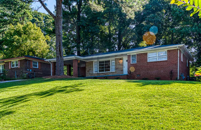 3 bedrooms  1.5 bath in Decatur! - 2168 Glendale Drive, Candler-McAfee, GA 30032