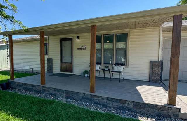 Dog Friendly 2 bed/ 1 bath HOUSE for Rent! photos photos