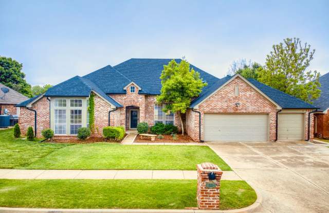 Extensively Remodeled Home in Remington Addition-Deer Creek Schools -3 Car Garage-3190 Sq.Ft.- Storm Shelter photos photos