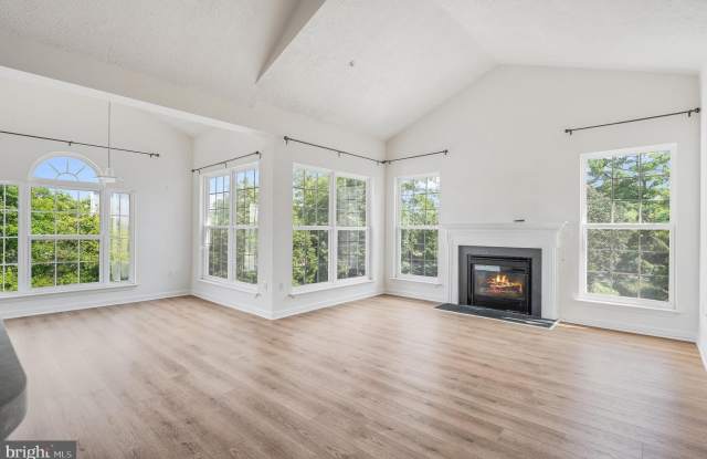 9810 FEATHERTREE TERRACE photos photos