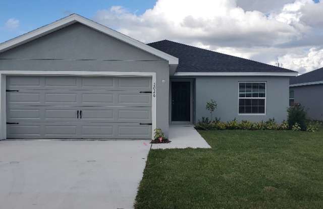 4-bedroom Home in Villamar **MOVE-IN SPECIAL, 100% OFF 2ND MONTH** - 1026 Corso Drive, Winter Haven, FL 33884