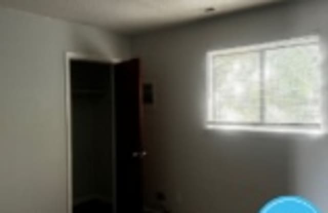 1502 Chapel Hill Road - A Gallery 3