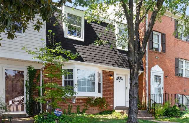 New Renovated 3 Bedroom Townhouse Fredericksburg, Stafford County Gallery 1