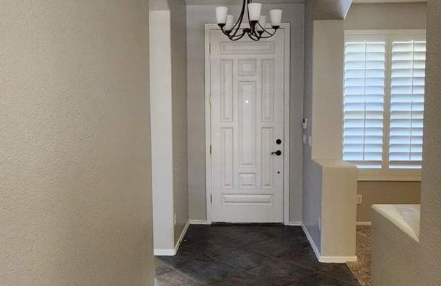 Spacious Single-Story Chandler Home | Huge Backyard, Flexible Floor Plan & Community Parks! Gallery 3