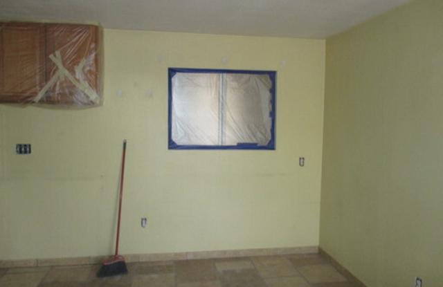 2427 West Turney Avenue Gallery 4