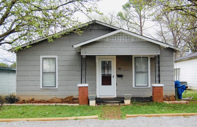 705 McCullough Avenue Northeast - 705 McCullough Avenue Northeast, Huntsville, AL 35801