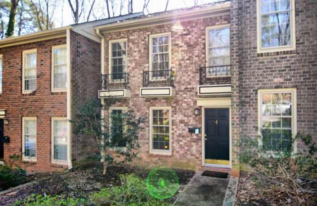 Avail Aug 2027 - Beautiful 2 Bedroom, 1.5 Bath Townhome – 1 mile to UNC! Gallery 1