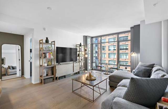 1425 Hudson St # N13770J photos photos