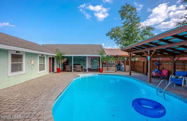 6224 Seminole Drive Gallery 2