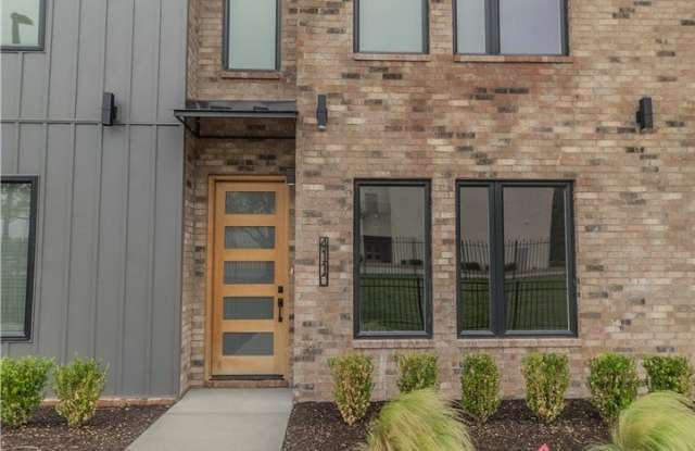 4110 W Wood Street photos photos