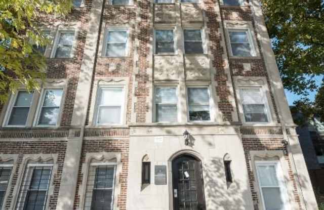 2936 West Palmer Square Gallery 1