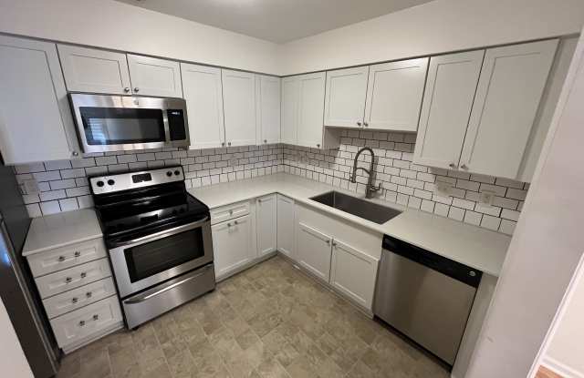 1011 Churchill Downs Ct Apt F - 1011 Churchill Downs Court, Charlotte, NC 28211