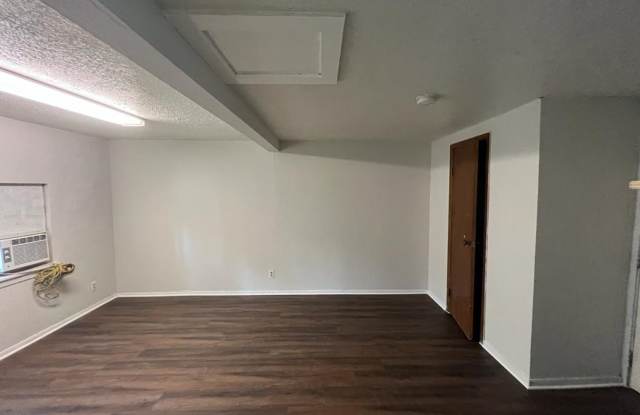 Charming 3 Bedrrom1 Bath Single Family Home in Pasadena Gallery 2